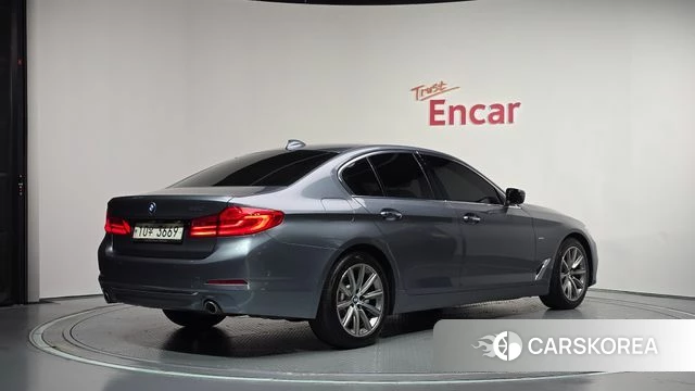 BMW 5 Series (G30) id 4882477 из Кореи 12