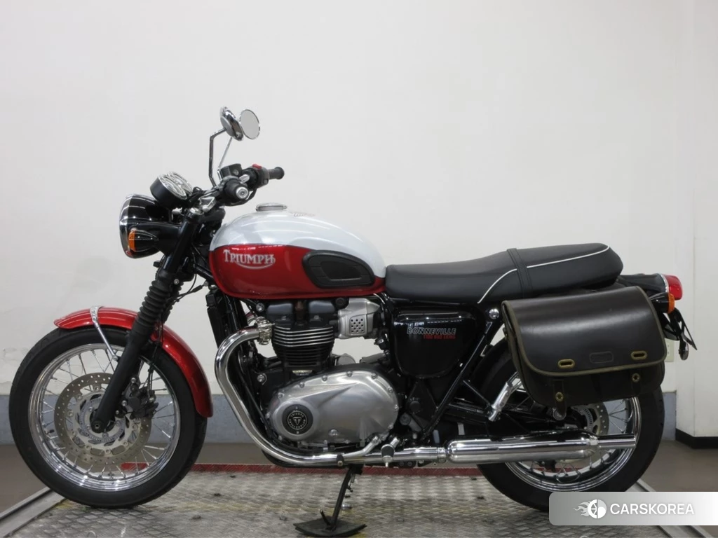 Проданный Triumph BONNEVILLE T100 2020 из Японии, фото 2