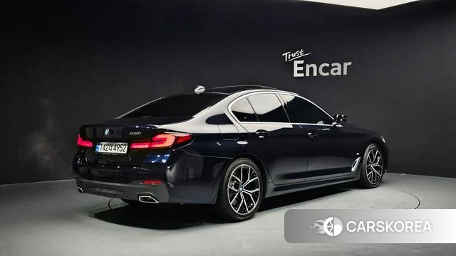 BMW 5 Series (G30) id 4315952 из Кореи 12