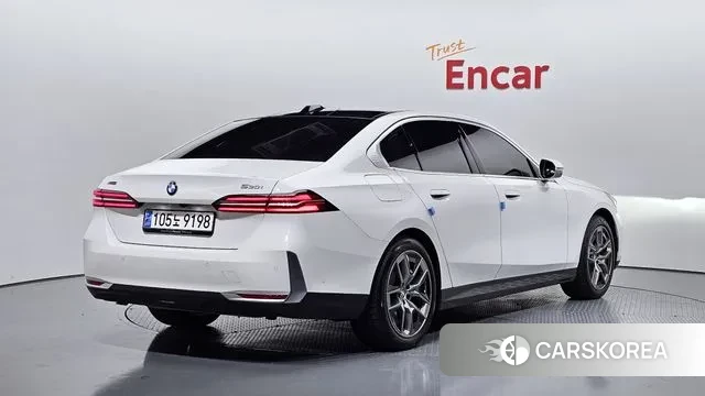 BMW 5 Series (G60) id 3539006 из Кореи 12