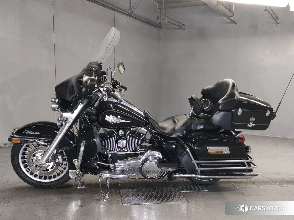 Проданный Harley-Davidson Electra Glide FLHTC1580 2011 из Японии