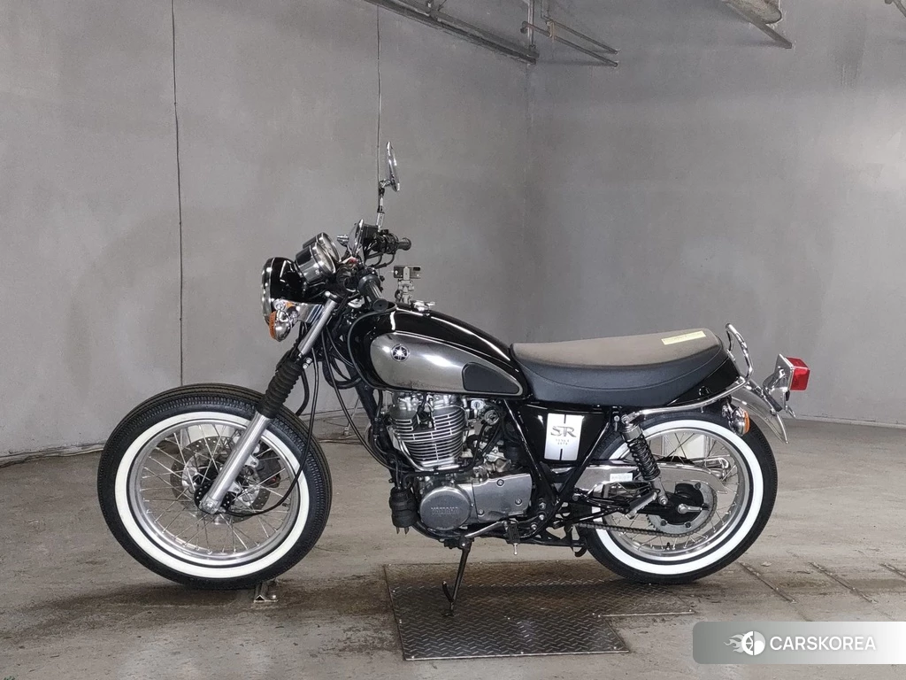 Проданный Yamaha SR 400 2020 из Японии, фото 2
