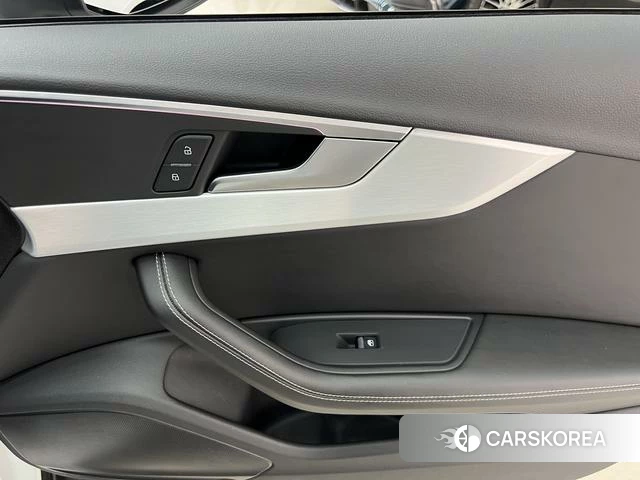 Audi A4L id 4290436 из Китая 12
