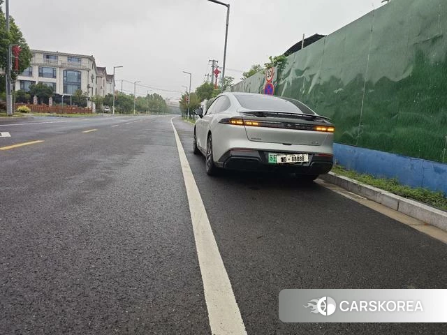 Dongfeng Yipai Yipai 007 2025 Серебристо-серый из Китая, фото 2