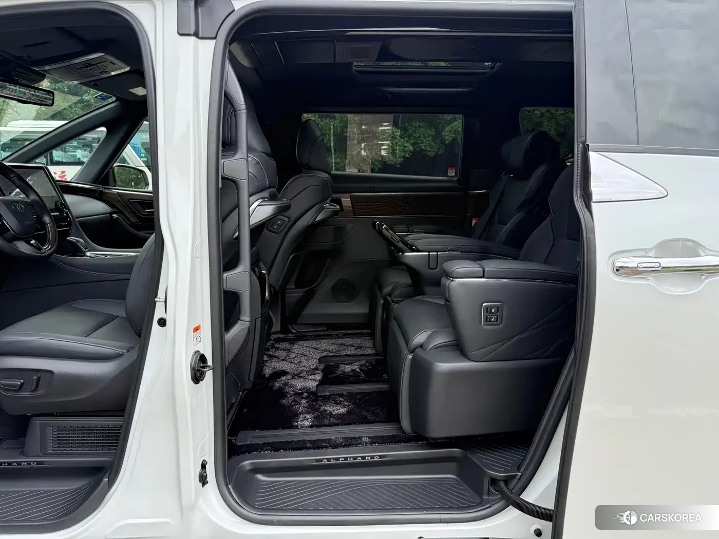 Toyota Elfa id 4628079 из Китая 7