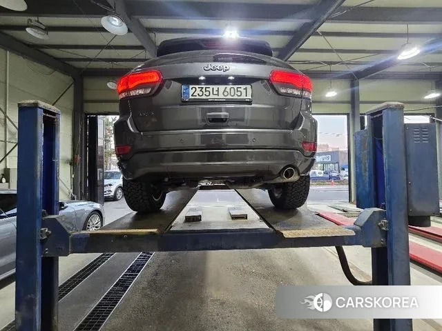 Jeep Grand Cherokee 2021 Серый из Кореи, фото 2