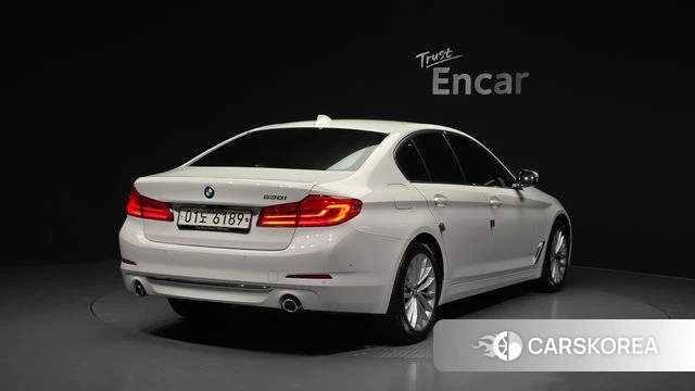 BMW 5 Series (G30) id 3885963 из Кореи 12