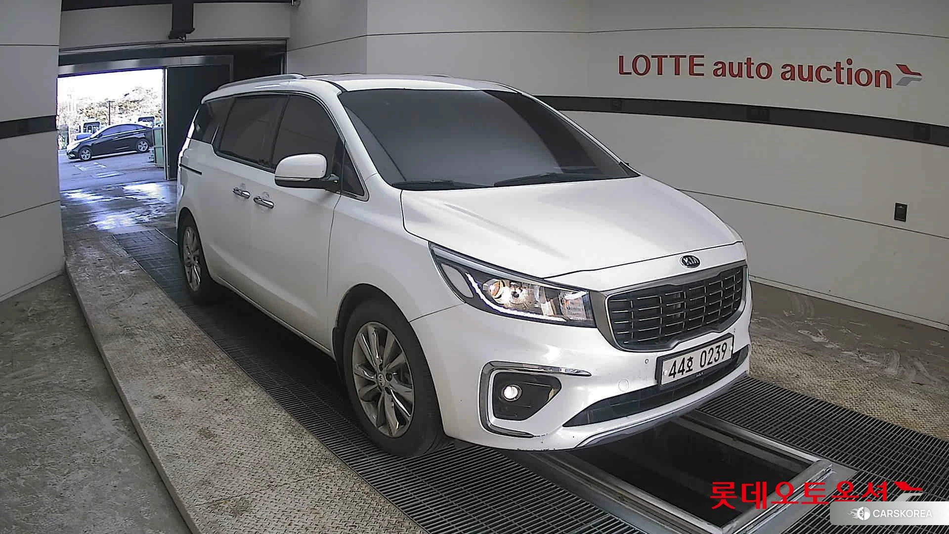 Kia Carnival id 3888409 из Кореи 12