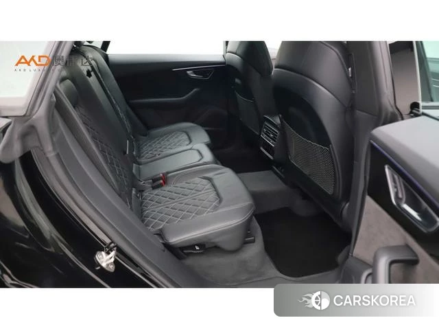 Audi Q8 2023 Черный из Китая, фото 2