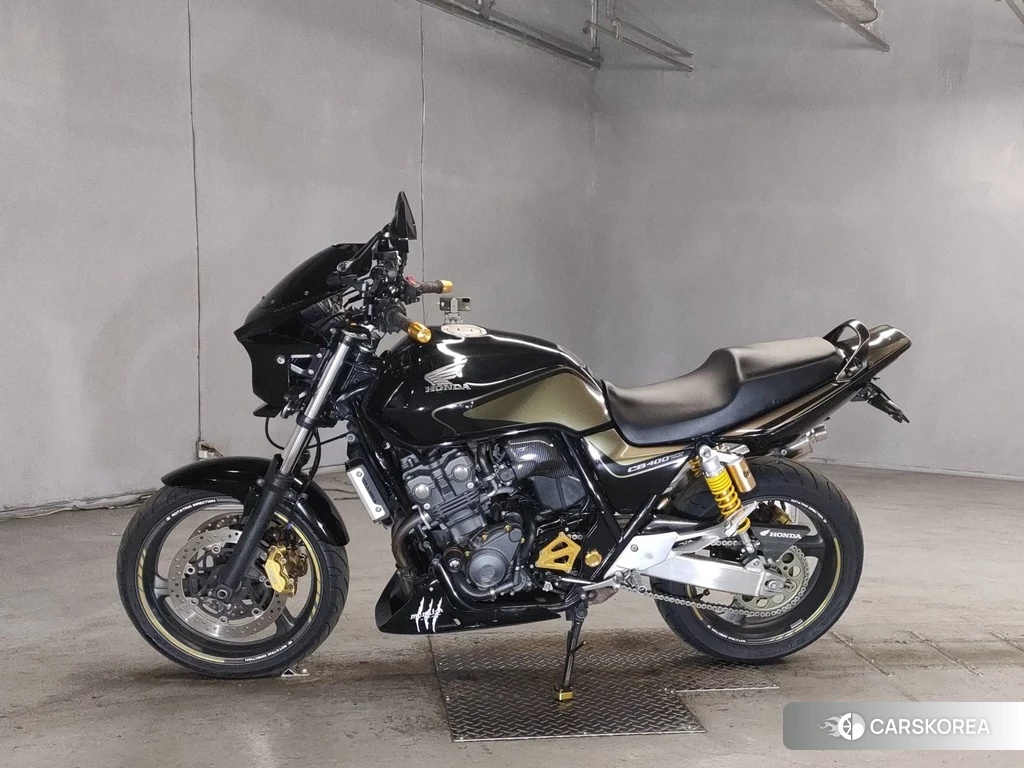 Проданный Honda CB400SF 2012 из Японии, фото 2