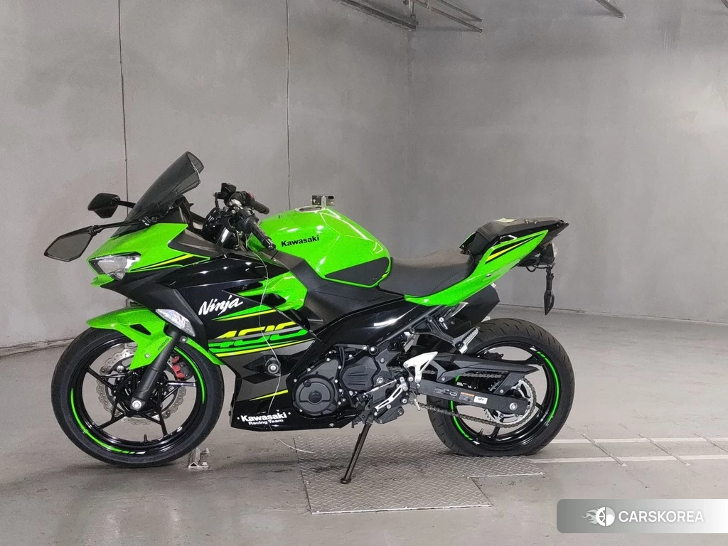 Проданный Kawasaki NINJA 400 2018 из Японии, фото 2