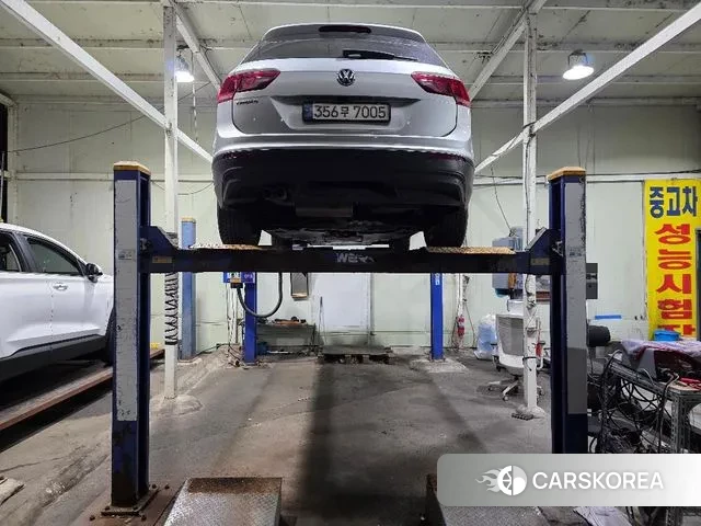 Volkswagen Tiguan second Generation 2018 Серебристо-серый из Кореи, фото 2