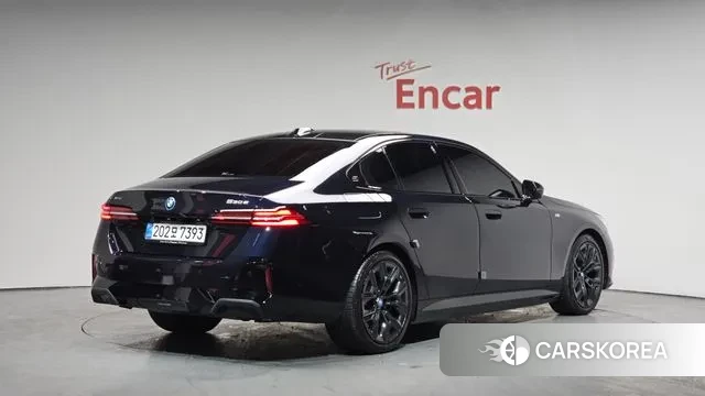 BMW 5 Series (G60) id 3700699 из Кореи 12