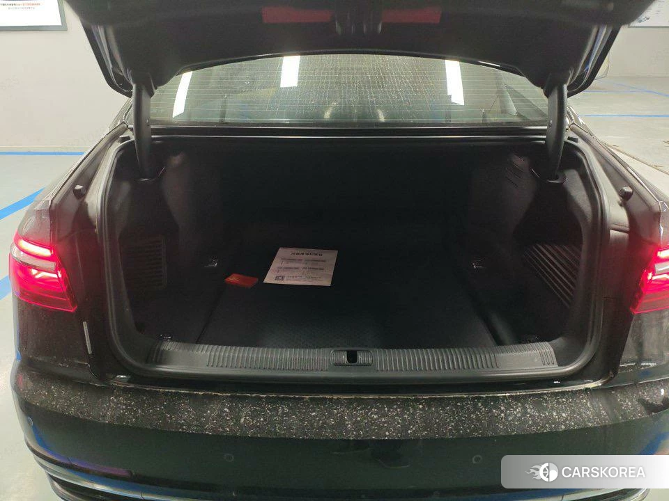 Audi A8 2022 Черный из Китая, фото 2