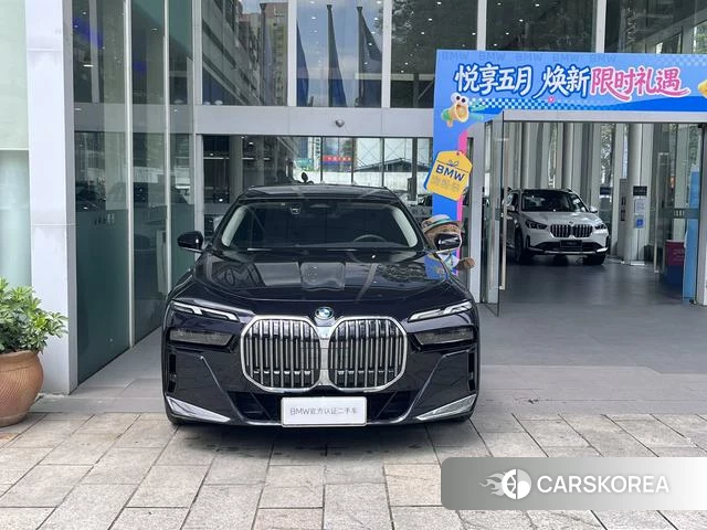 BMW 7 series 2023 Черный из Китая, фото 2