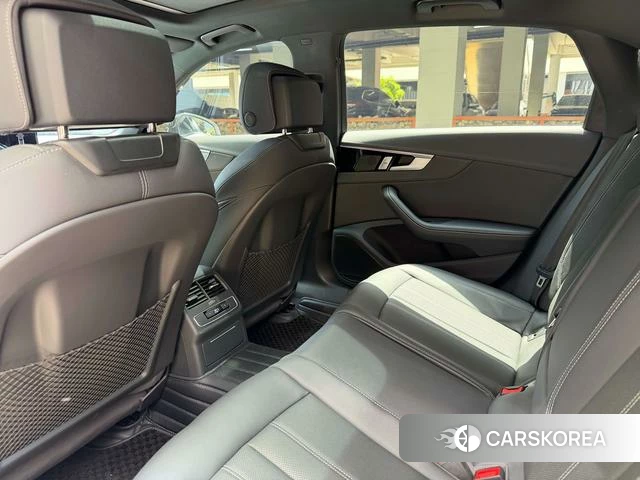 Audi A4L id 4275995 из Китая 11