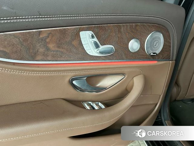 Mercedes-Benz E-class id 4255758 из Китая 9