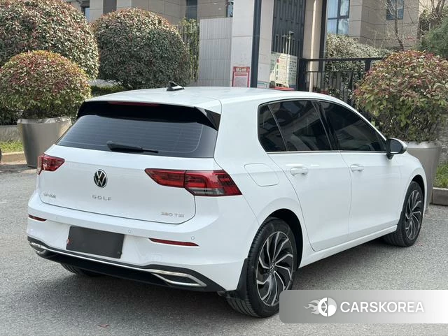 Volkswagen Golf 2022 Белый из Китая, фото 2
