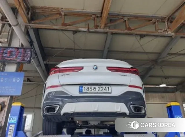 BMW X6 (G06) 2023 Белый из Кореи, фото 2