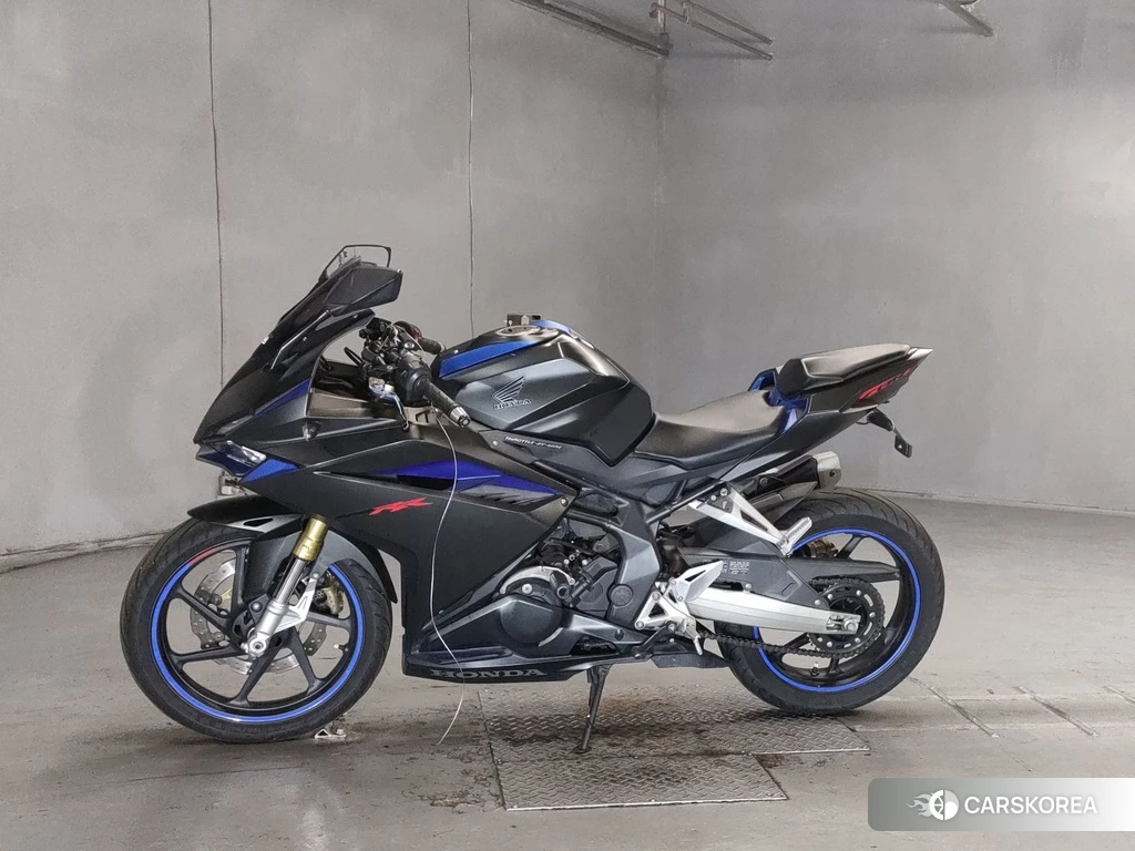 Проданный Honda CBR250RR 2017 из Японии