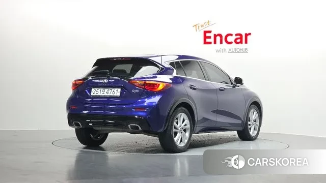 Infiniti Q30 id 3656336 из Кореи 12