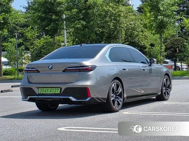 BMW 7 Series (G70) id 2888912 из Кореи 12