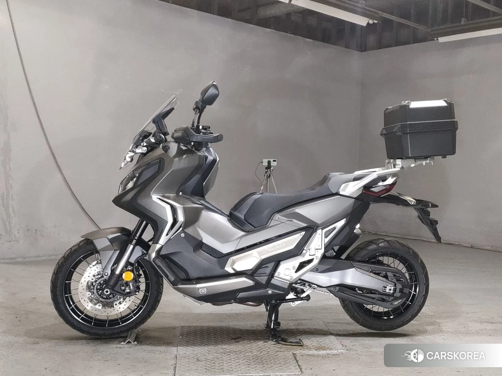 Проданный Honda X-ADV 750 2019 из Японии