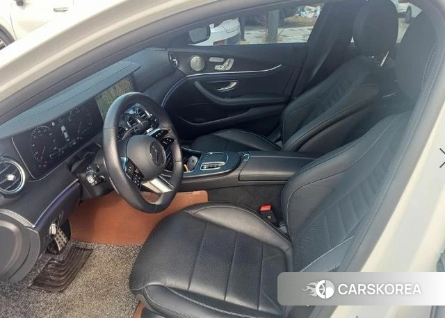 Mercedes-Benz E-Class W213 2023 Белый из Кореи, фото 2