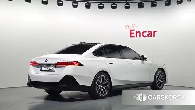 BMW 5 Series (G60) id 3446939 из Кореи 12