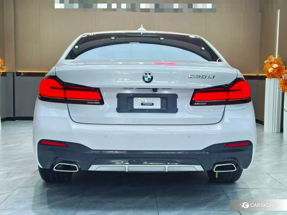 BMW 5 series 2021 Белый из Китая, фото 2