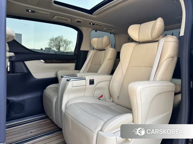 Toyota Elfa id 4272871 из Китая 12