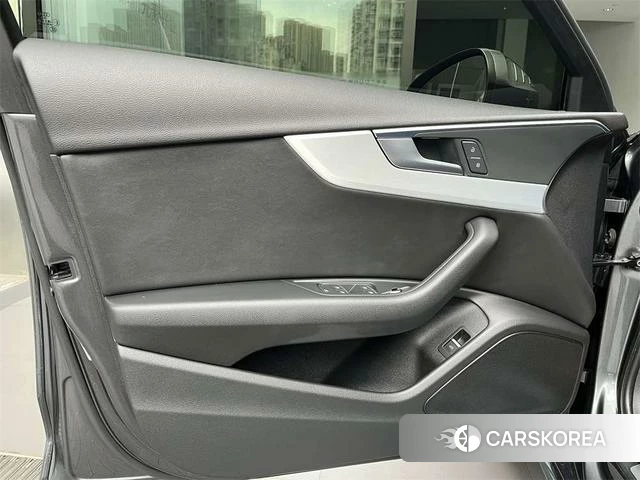 Audi A4L 2022 Темно-серый из Китая, фото 5