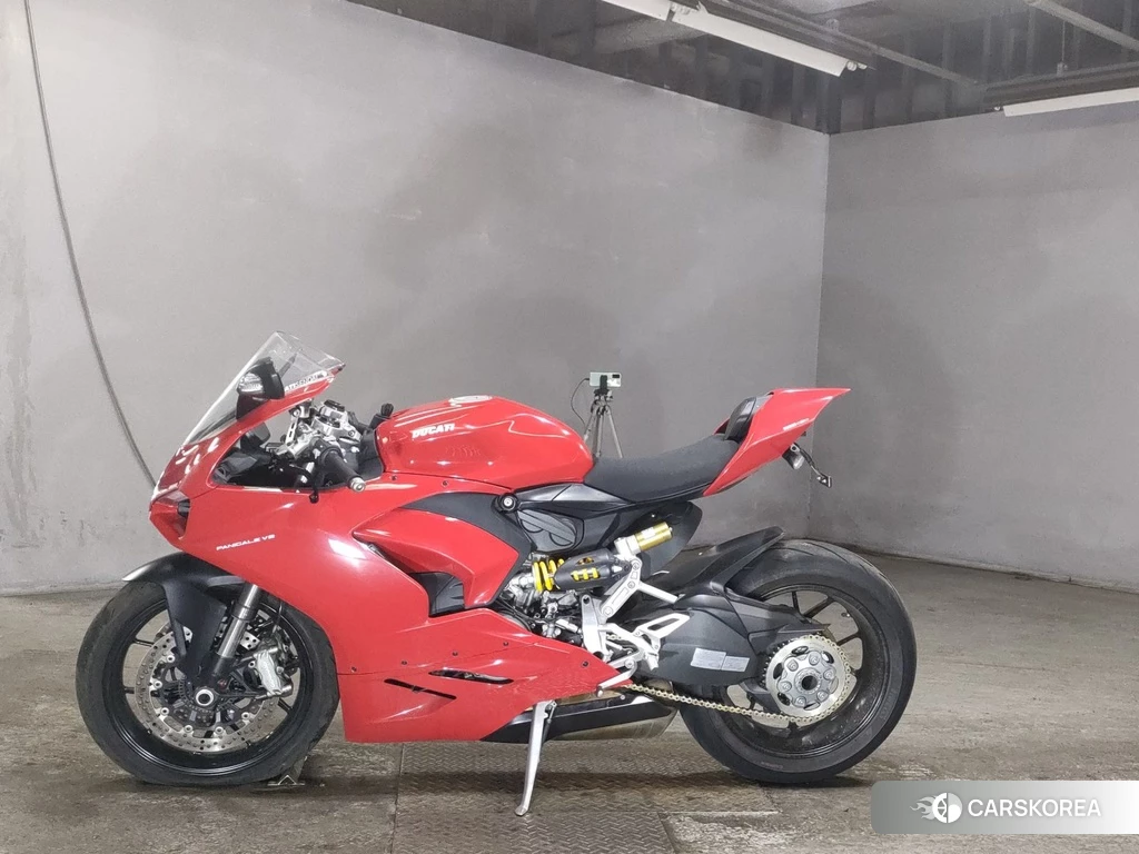 Проданный Ducati PANIGALE V2 2021 из Японии, фото 2