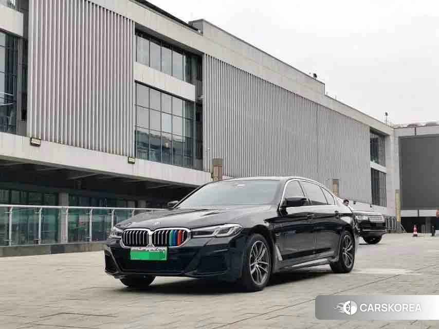 BMW 5 series PHEV 2021 Черный из Китая, фото 2