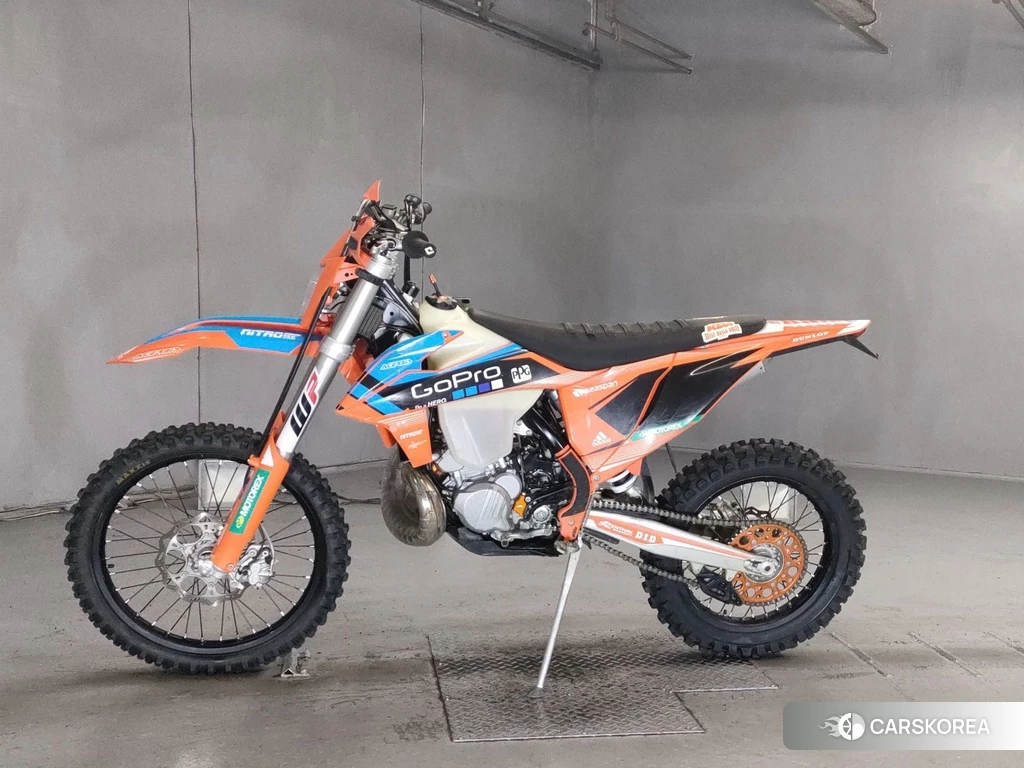Проданный KTM 300EXC SIXDAYS TPI 2022 из Японии, фото 2