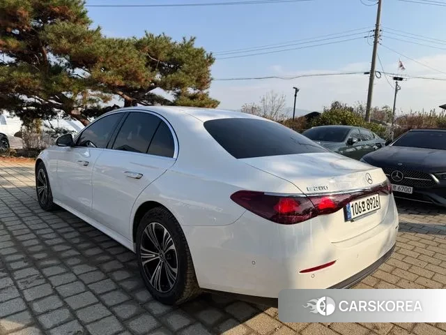 Mercedes-Benz E-Class W214 2024 Белый из Кореи, фото 5