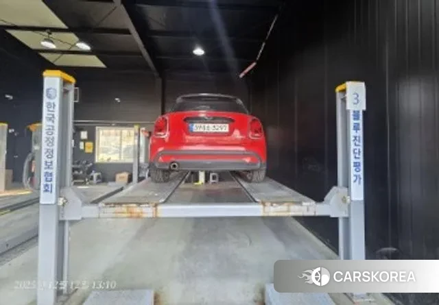 Mini Cooper 2022 Красный из Кореи, фото 2