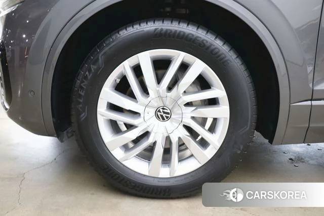 Volkswagen Touareg id 4307142 из Китая 12