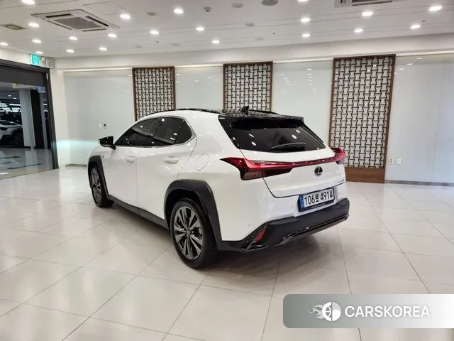 Lexus UX300h id 3674587 из Кореи 7