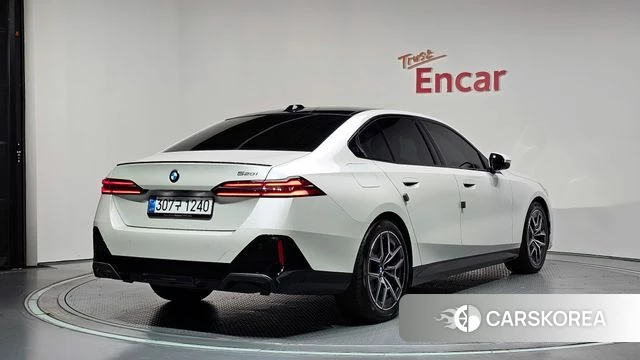 BMW 5 Series (G60) id 4686402 из Кореи 12
