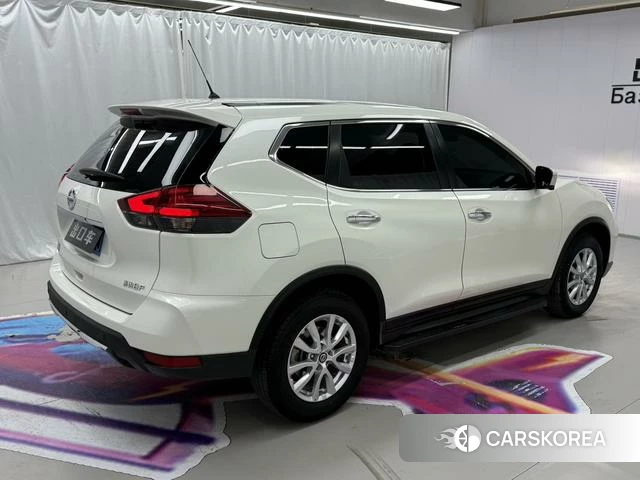 Nissan Qijun 2022 Белый из Китая, фото 2