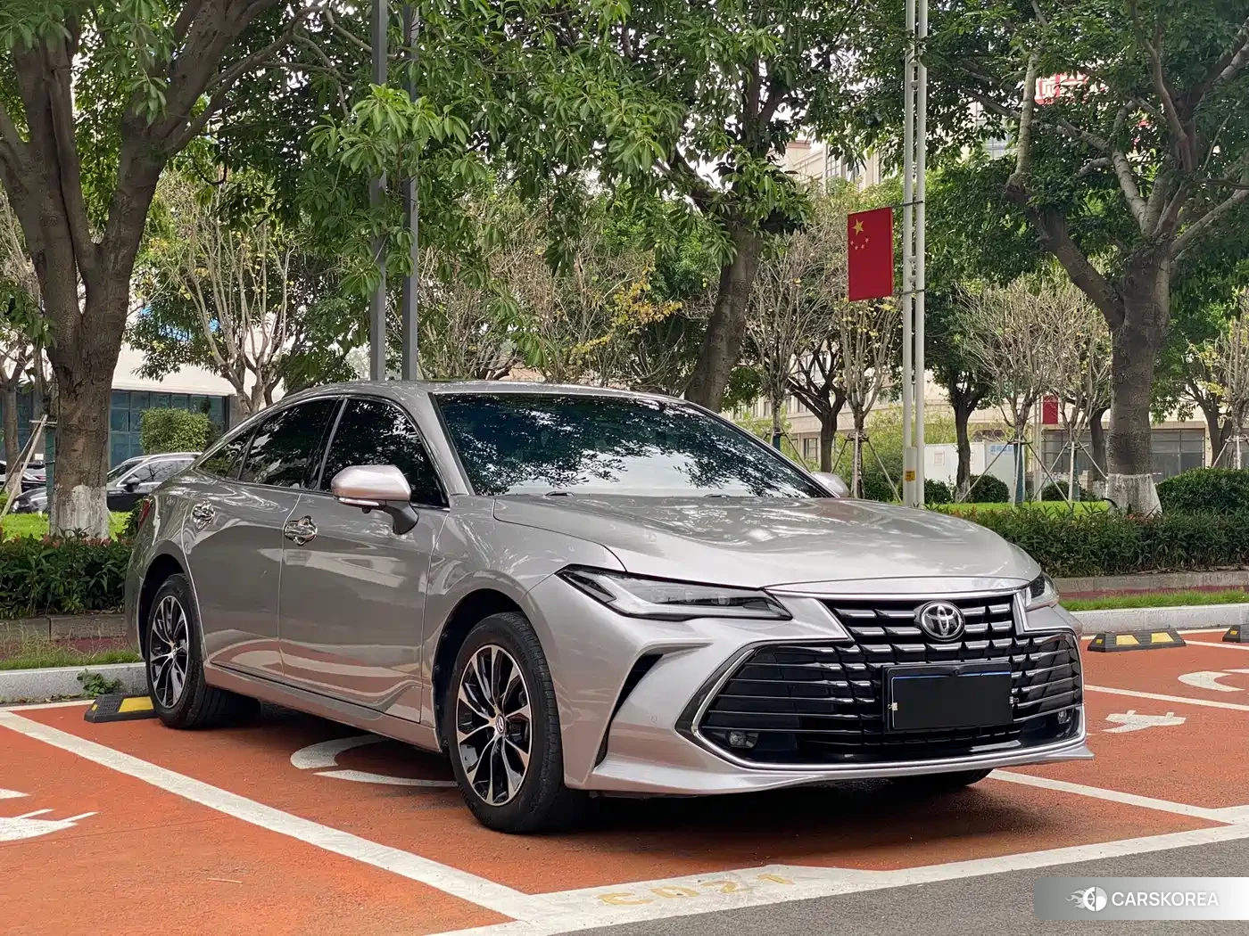 Toyota Avalon 2024 Silver/gray из Китая, фото 2