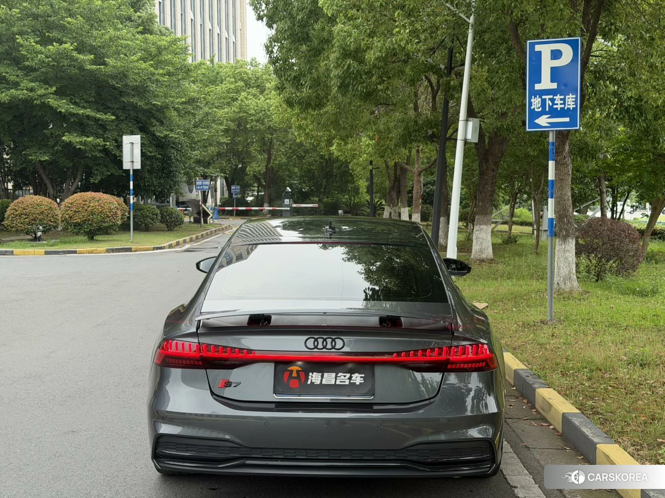 Audi A7 2023 Темно-серый из Китая, фото 2