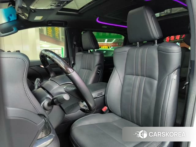 Lexus LM id 4291449 из Китая 12