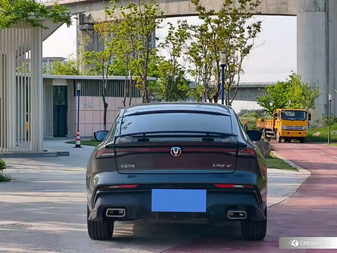 Chang'an UNI-V 2025 Silver/gray из Китая, фото 2