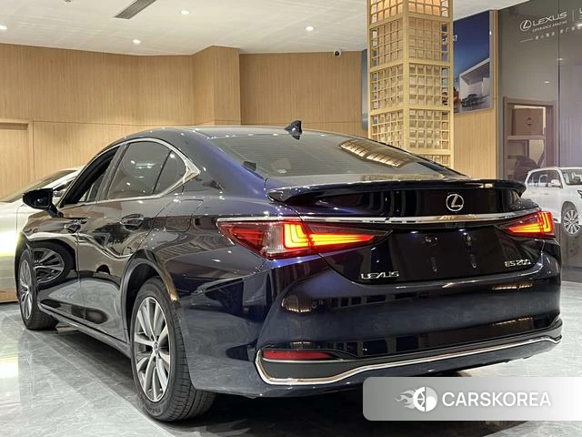 Lexus ES id 4262310 из Китая 11