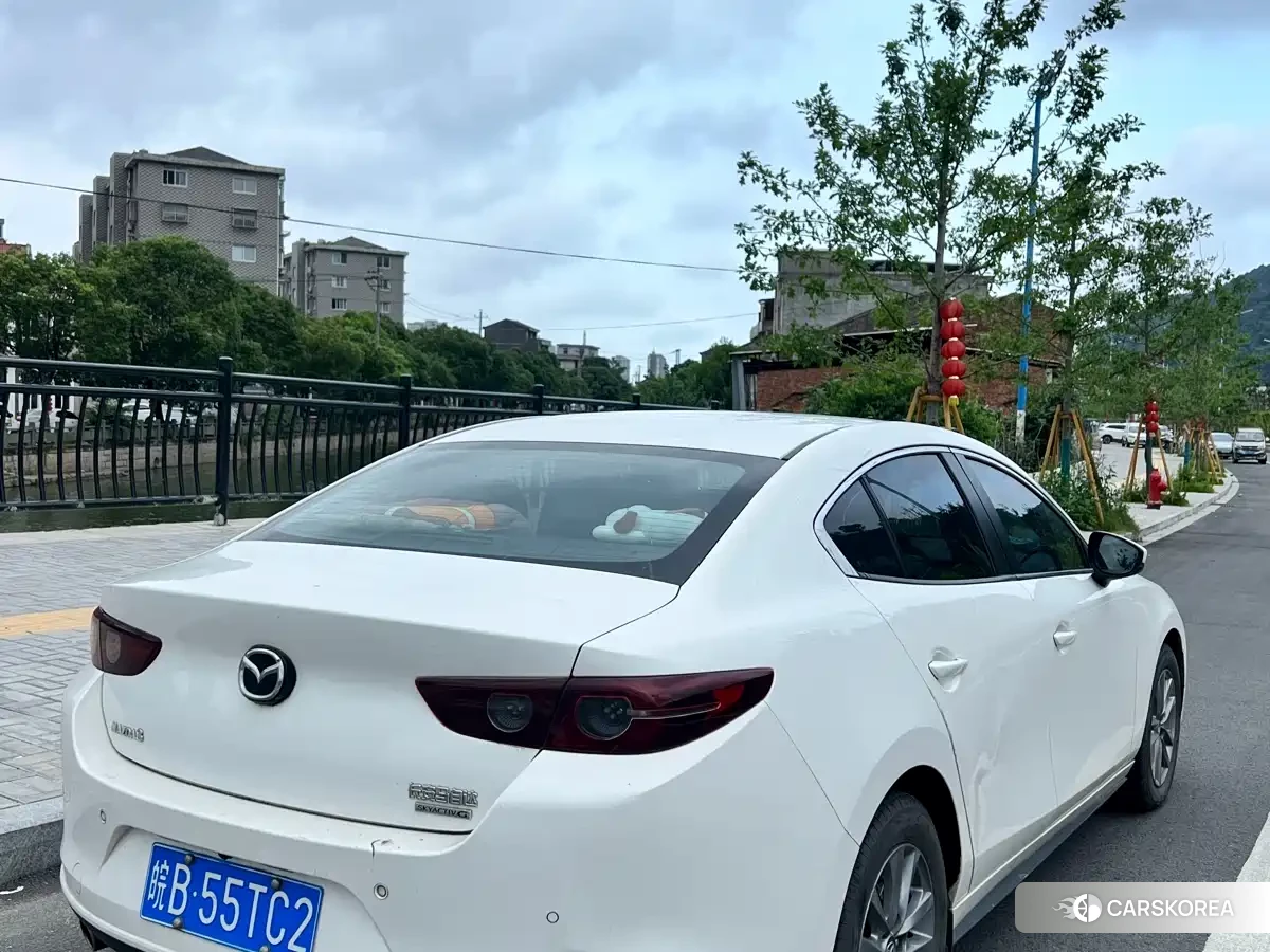 Mazda 3 2022 Белый из Китая, фото 2