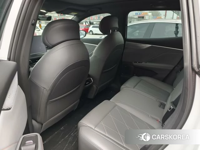 Dark blue car Dark blue S05 2025 Белый из Китая, фото 2