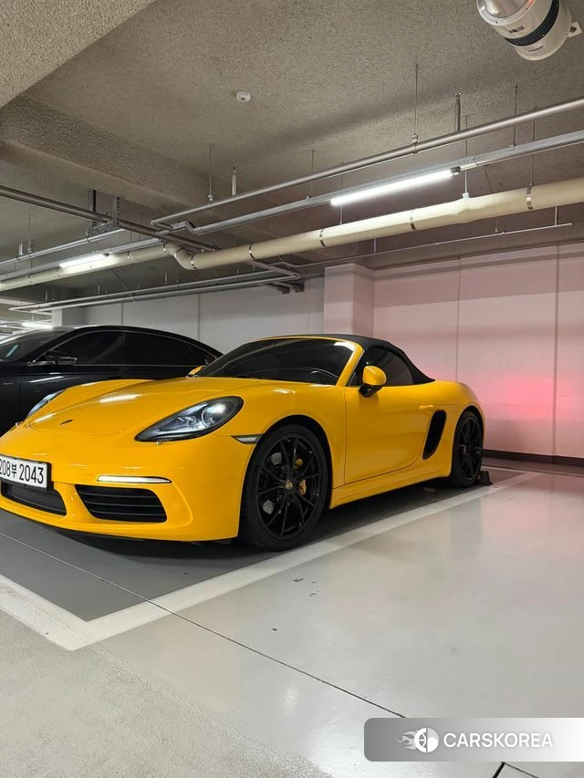 Porsche 718 Boxster 2018 Серебристо-серый из Кореи, фото 2
