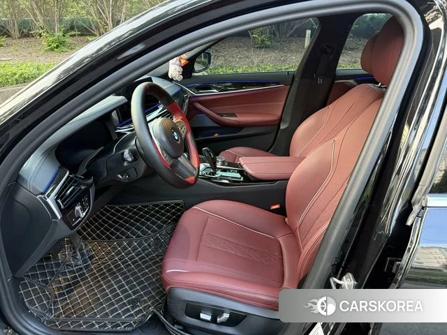 BMW 5 series 2023 Черный из Китая, фото 2